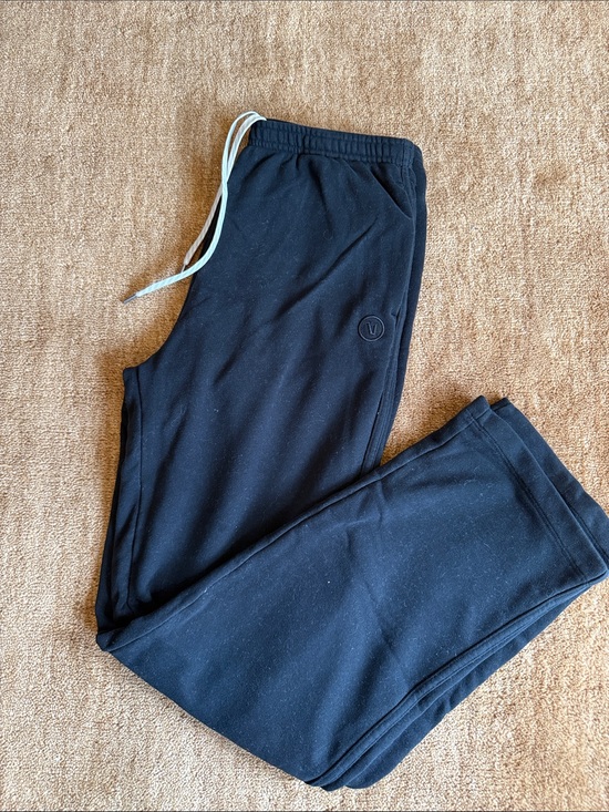 Vuori Pants - Vuori Sedona Black Straight Leg sweatpant with Contrast Drawstring